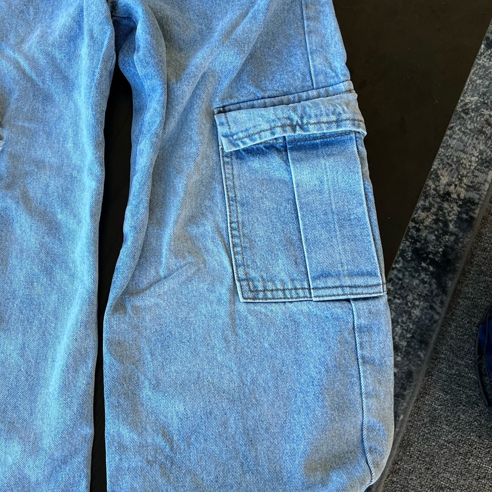 brandy melville wide leg cargo jeans - Picture 4 of 5